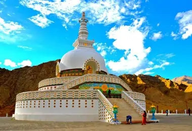 Manali to Leh Ladakh Taxi Service